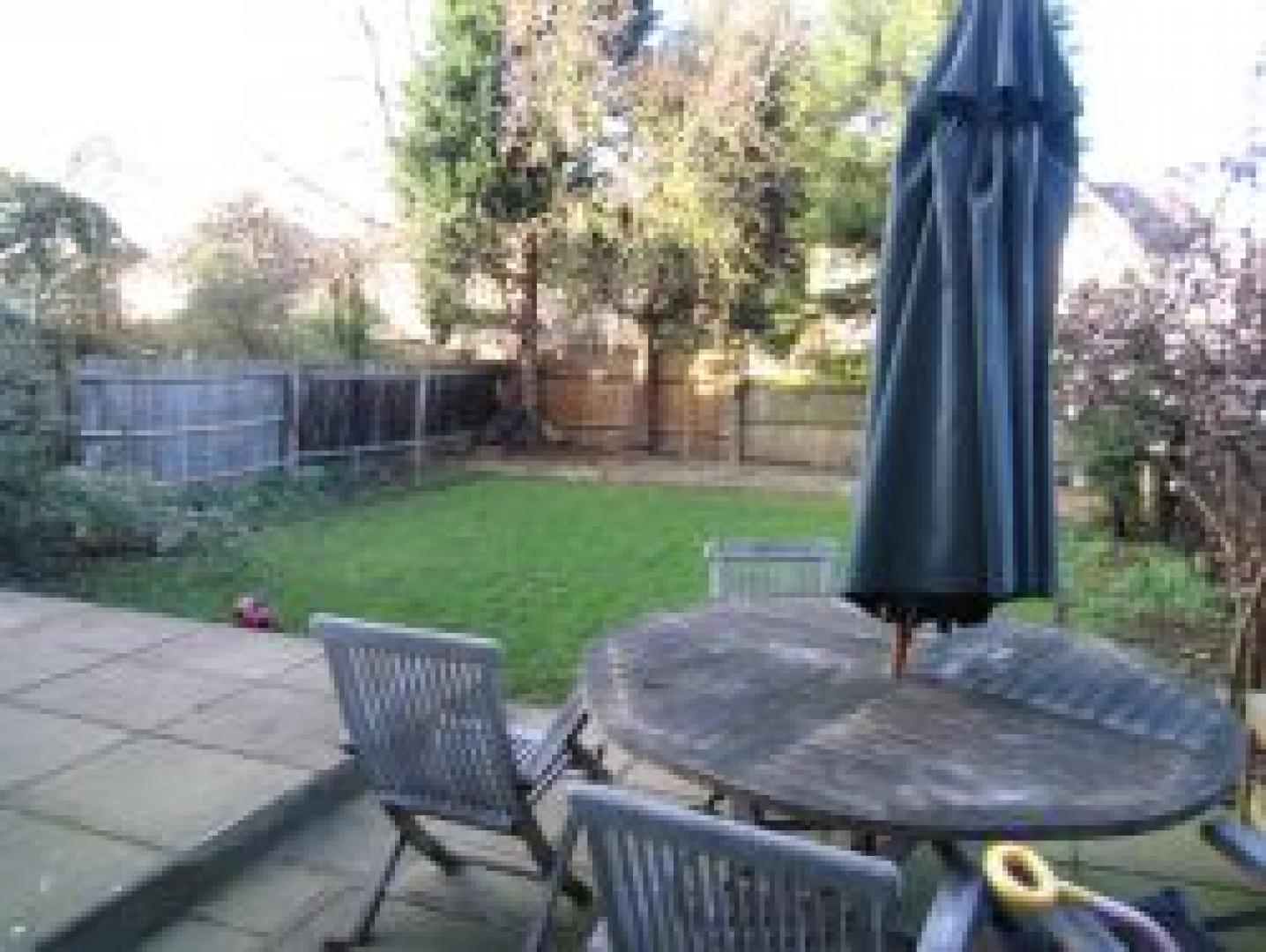 			4 Bedroom, 1 bath, 1 reception Flat			 Hardinge Road, KENSAL RISE NW10